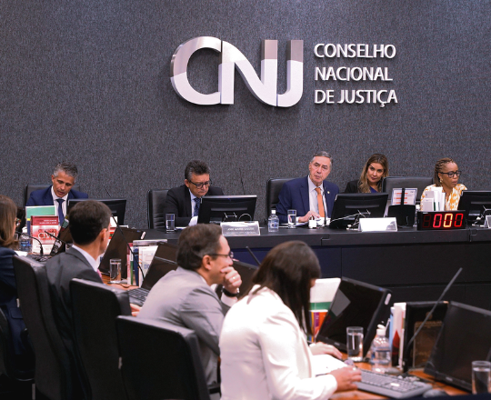 CNJ proíbe pagamento de novos retroativos a magistrados e MPF reconhece  “penduricalhos”