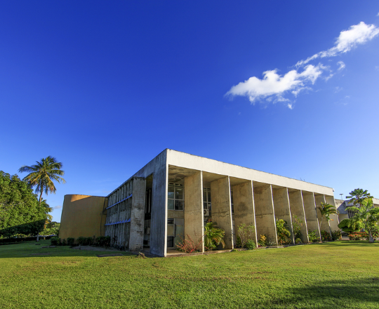 Atrasos salariais seguem rotina para terceirizados da UFS e sindicato alerta para risco de colapso