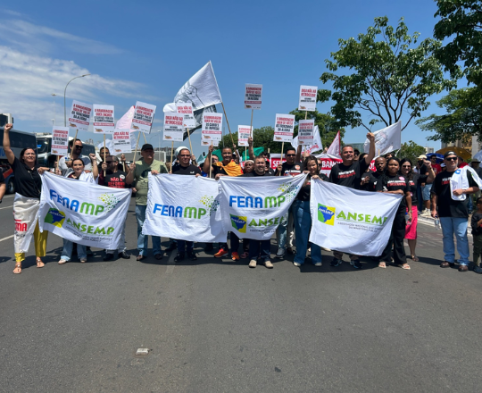 Representantes da categoria de todo o país se unem na Marcha Nacional contra a Reforma Administrativa