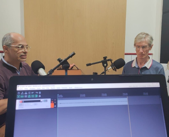 Mangue libera o podcast Mariscada e o primeiro episódio é uma entrevista com Carlos Franciscato sobre jornalismo