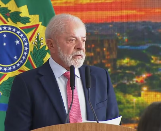 Lula veta integralmente PL que reduz penas de Bolsonaro e condenados por atos golpistas