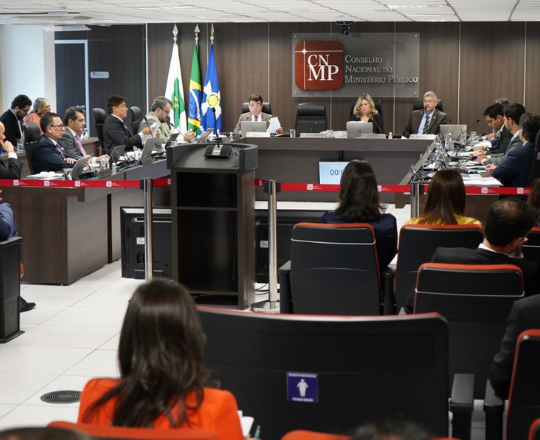 Vitória! PEC sobre participação de servidores no CNMP garante assinaturas e é protocolada na Câmara