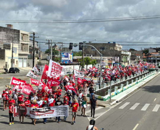 1º de Maio denuncia torneiras secas e exploração da classe trabalhadora