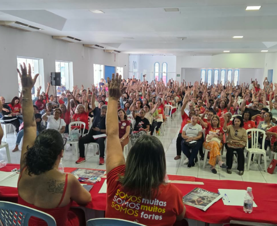 Rede estadual: professores entram em greve por tempo indeterminado e fazem atos nos dias 8 e 9